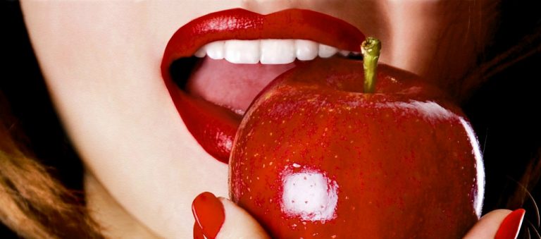 ¿Comer manzana ayudaría con tu desempeño sexual?