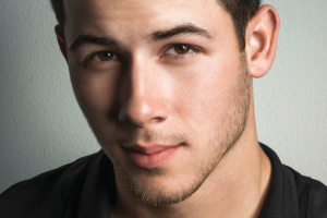 Nick Jonas reveló a quién le dió su primer beso