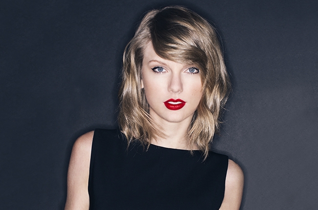 ¿Taylor Swift se puso implantes?