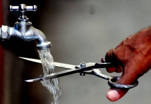 #YoNoTengoAgua: bromas y memes en Twitter tras el temporal