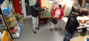 ¡Muy valiente! Quisieron asaltarla y así se defendió