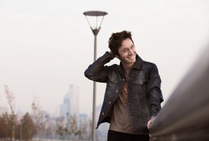 ¿Qué hacía Benja Vicuña en una casa rodante en el barrio Bellavista?