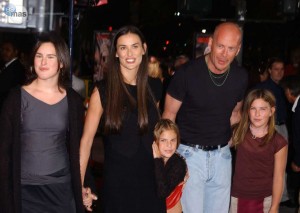 Papás chochos: Bruce Willis y Demi Moore se juntaron a ver su hija cantar