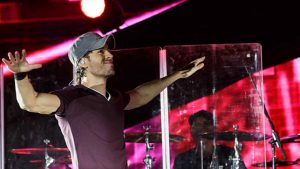 Nicky Jam y Enrique Iglesias arrasaron en los premios Billboard Latinos 2016