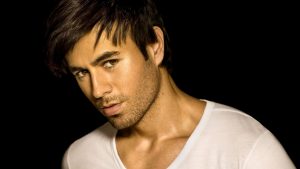 Enrique Iglesias confiesa que se deprimió tras accidente con un dron
