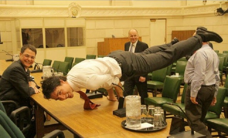 Justin Trudeau, el guapo primer ministro de Canadá que practica yoga