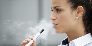 ¡Atención con estos datos! Estudio revela los riesgos que ocasiona el cigarrillo electrónico