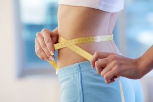 Conoce las 5 mejores frutas para desinflamar el vientre