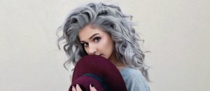Conoce la tendencia del Granny Hair