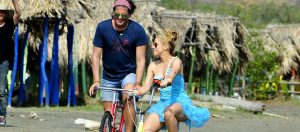 ¡Se pasaron Shakira y Carlos Vives! Mira el primer adelanto del video de "La Bicicleta"