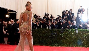 Joven copia look de Beyoncé para su graduación y se vuelve viral