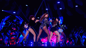 Descubre cómo unas pantys viejas te pueden ayudar a ejercitar tus glúteos ¡Así de fácil!