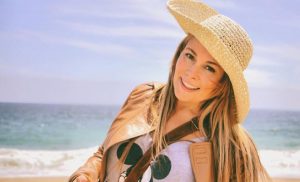 Cathy Barriga comparte tierno video de las pataditas de su hijo