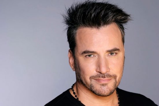 El cantante Douglas pasa sus vacaciones en el Caribe — FMDOS