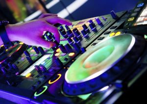 Ex chica reality se va de Chile para emprender en la música