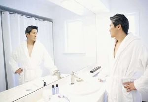 Famoso actor encuentra a su doble y su reacción es impresionante