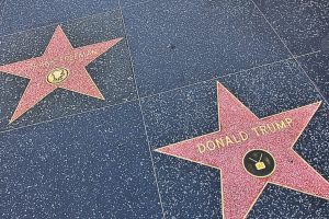 Famoso actor de Hollywood luce irreconocible durante su adolescencia