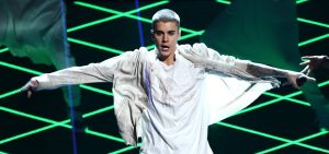 Una guapa chilena bailó con Justin Bieber