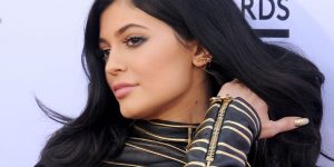 Los cosméticos de Kylie Jenner serían un fracaso