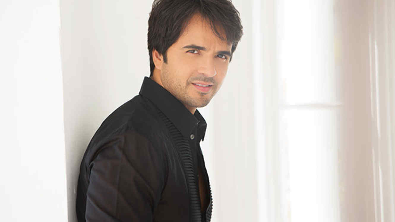 ¿Qué hace Luis Fonsi con Britney Spears?