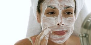 Dos tratamientos de belleza que puedes hacer con cerveza