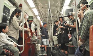 Metro de Santiago hará un casting para músicos