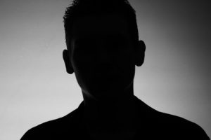 Descubre el nuevo look de guapo actor chileno