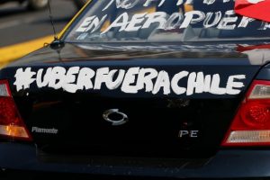 ¡Un poco de humor! Revisa las bromas y memes por el paro de taxis