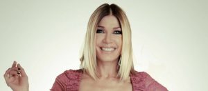 Catherine Fulop saca aplausos con sensual foto a sus 51 años