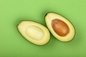 Beneficios que no conocías sobre el cuesco de la palta