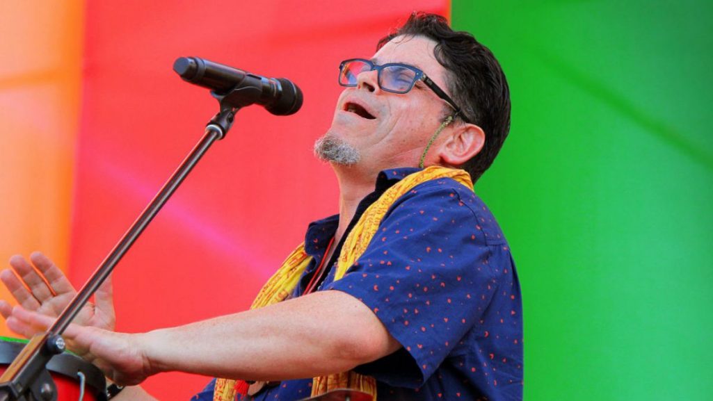 Joe Vasconcellos y su banda sufren accidente de tránsito en el sur