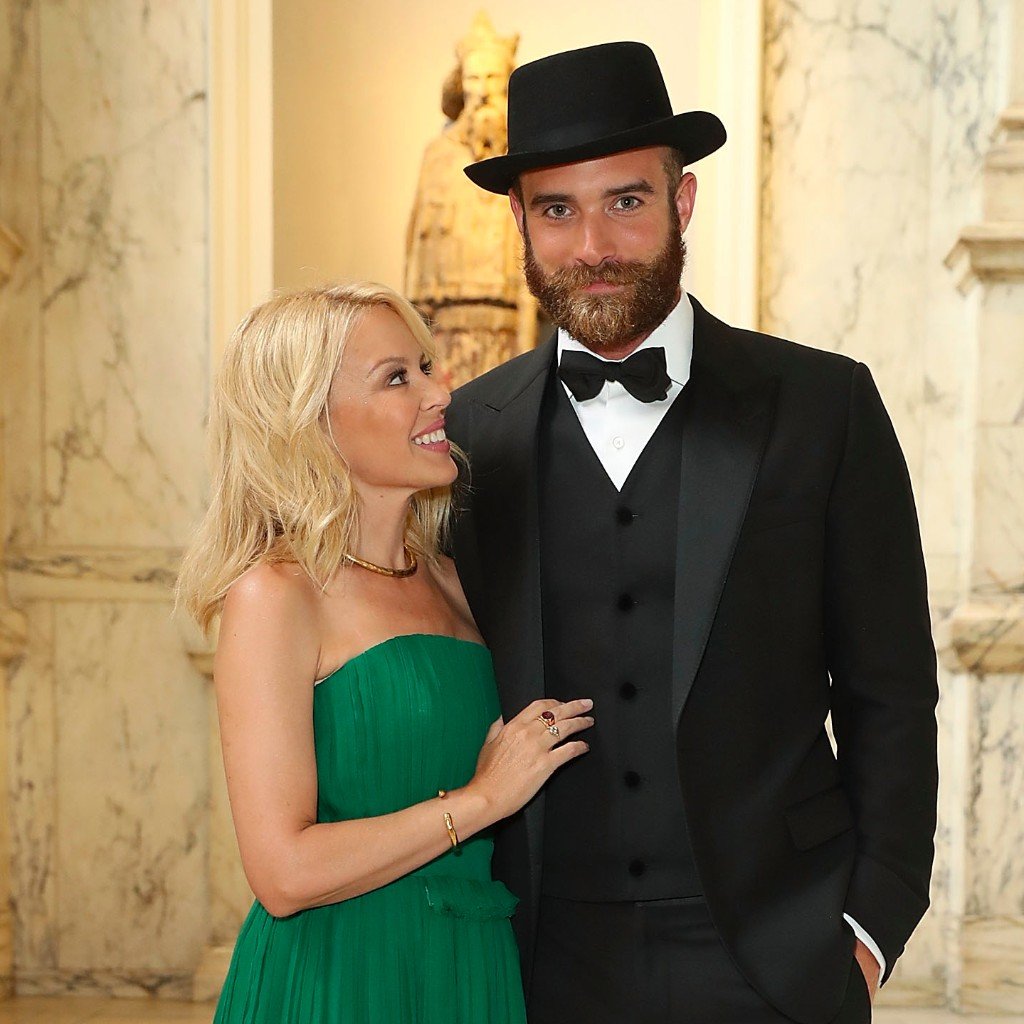 Kylie Minogue y su novio 6