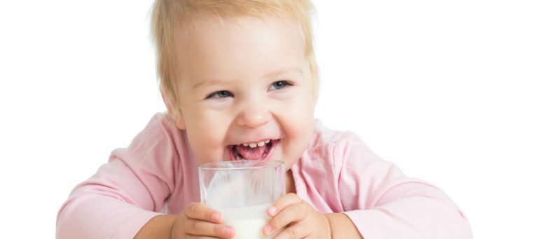 ¿Por qué los niños deben tomar leche?