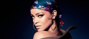 Rihanna se luce en bikini y causa furor en redes sociales