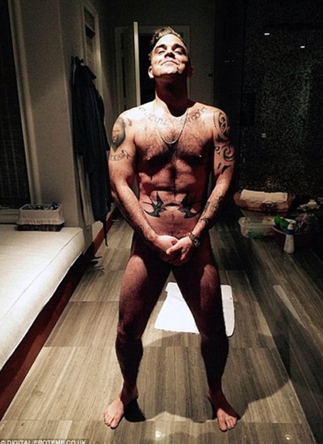 Robbie Williams desnudo