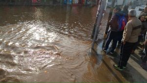 Imágenes de la situación en Valparaíso por rotura de matriz