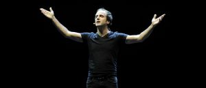 Stefan Kramer sorprende nuevamente con una imitación de Luis Fonsi