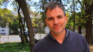 TVN tienta a Álvaro Rudolphy con la conducción de un nuevo late