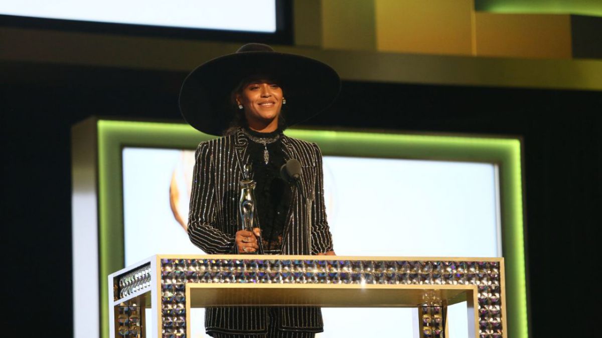 ¡Aplausos! El emotivo discurso de Beyoncé tras ganar el premio por ser ícono de la moda