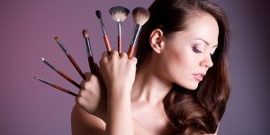 Reconocida cantante decidió dejar el maquillaje para siempre