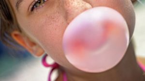 Crean chicle que te quita la resaca en tan solo cinco minutos