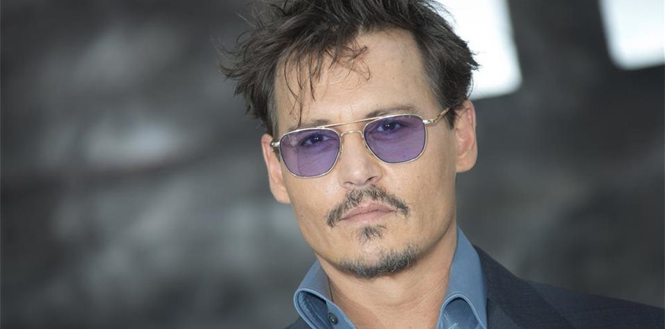 Extrema delgadez de hija de Johnny Depp causa impacto en sus cercanos