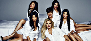 Hermana de Kim Kardashian publicó una foto que desató polémica en redes sociales