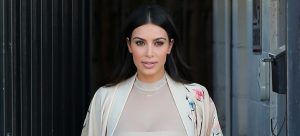 Kim Kardashian decidió destaparse más de la cuenta para celebrar el Día de la Selfie