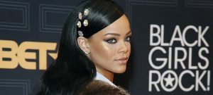 Video: Rihanna se emocionó hasta las lágrimas en pleno concierto