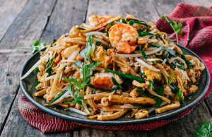 Comida tailandesa en tu mesa: aprende a preparar un delicioso pad thai