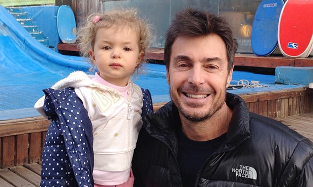 Giancarlo Petaccia vivió tremendo susto con su hija — FMDOS