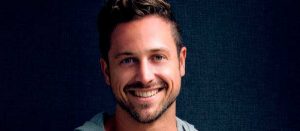 ¿Golfista o policía? Pascual Fernández más guapo que nunca en sesión de fotos