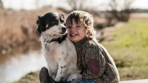 ¿Por qué es positivo para un niño convivir con un perro?