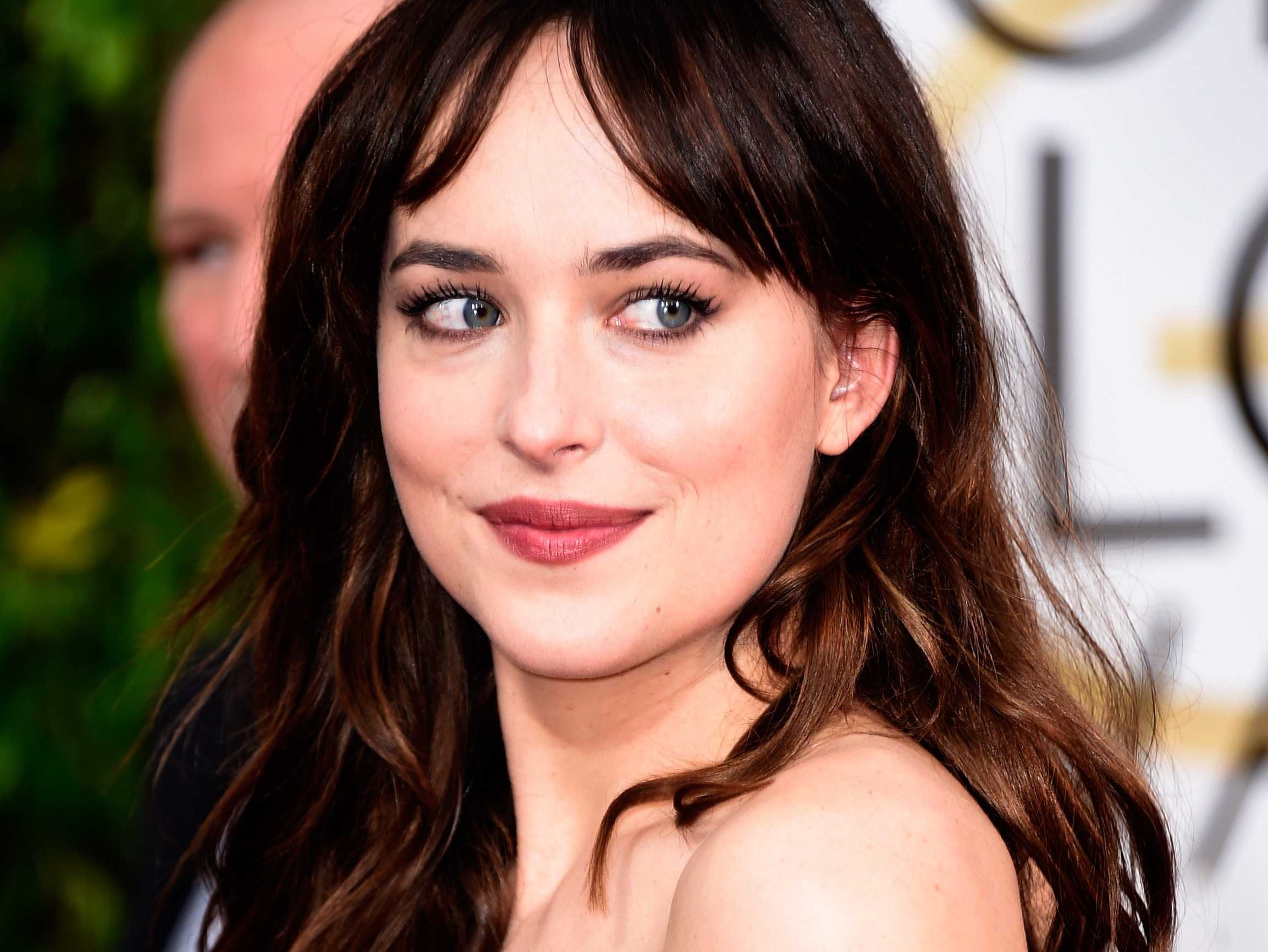 ¡Al natural! Así se ve la protagonista de "50 sombras de Grey" sin maquillaje